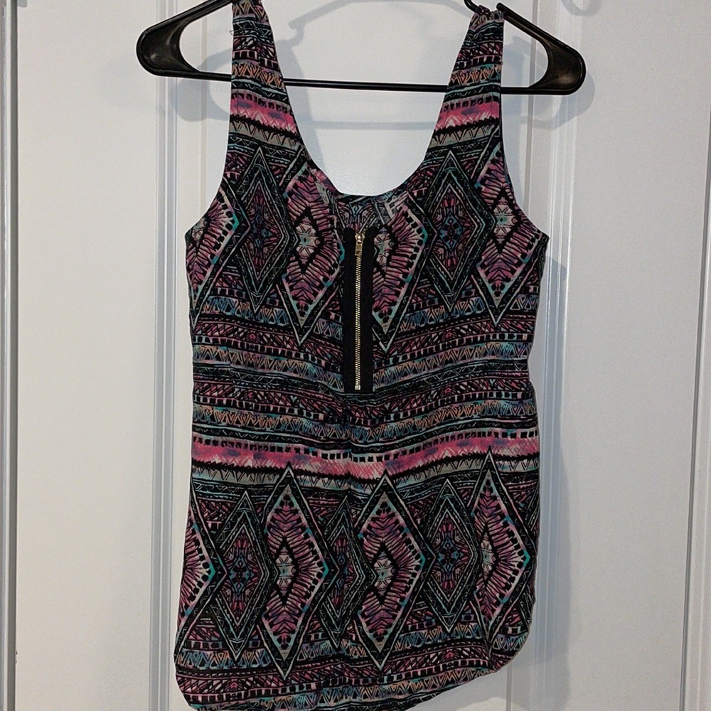 Zipper Back Patterned Tank - Picture 2 of 5